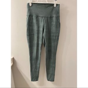 Aerie “Chill” Pocket Legging in Camo